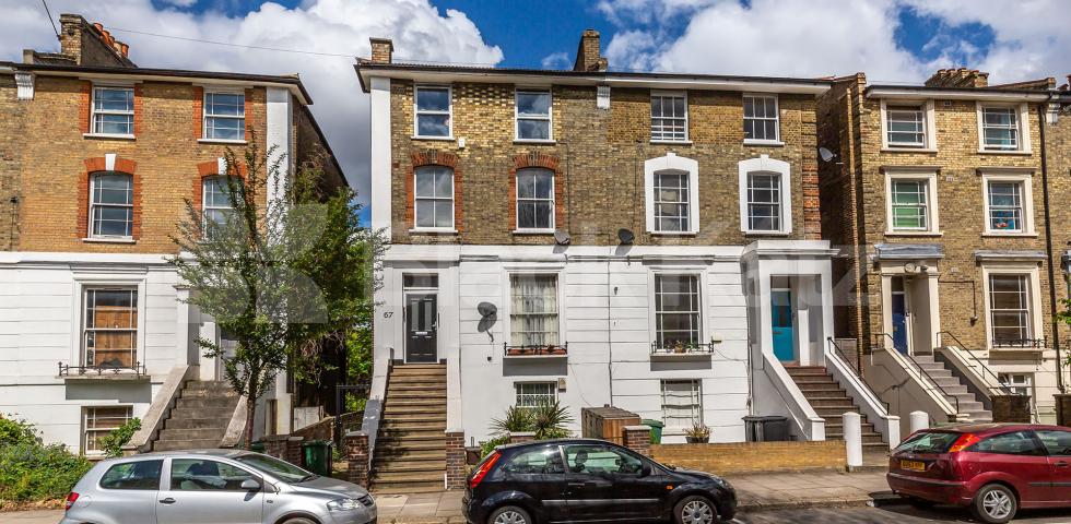 Spacious one bedroom set within a house with period features in Camden Agar Grove, Camden Square